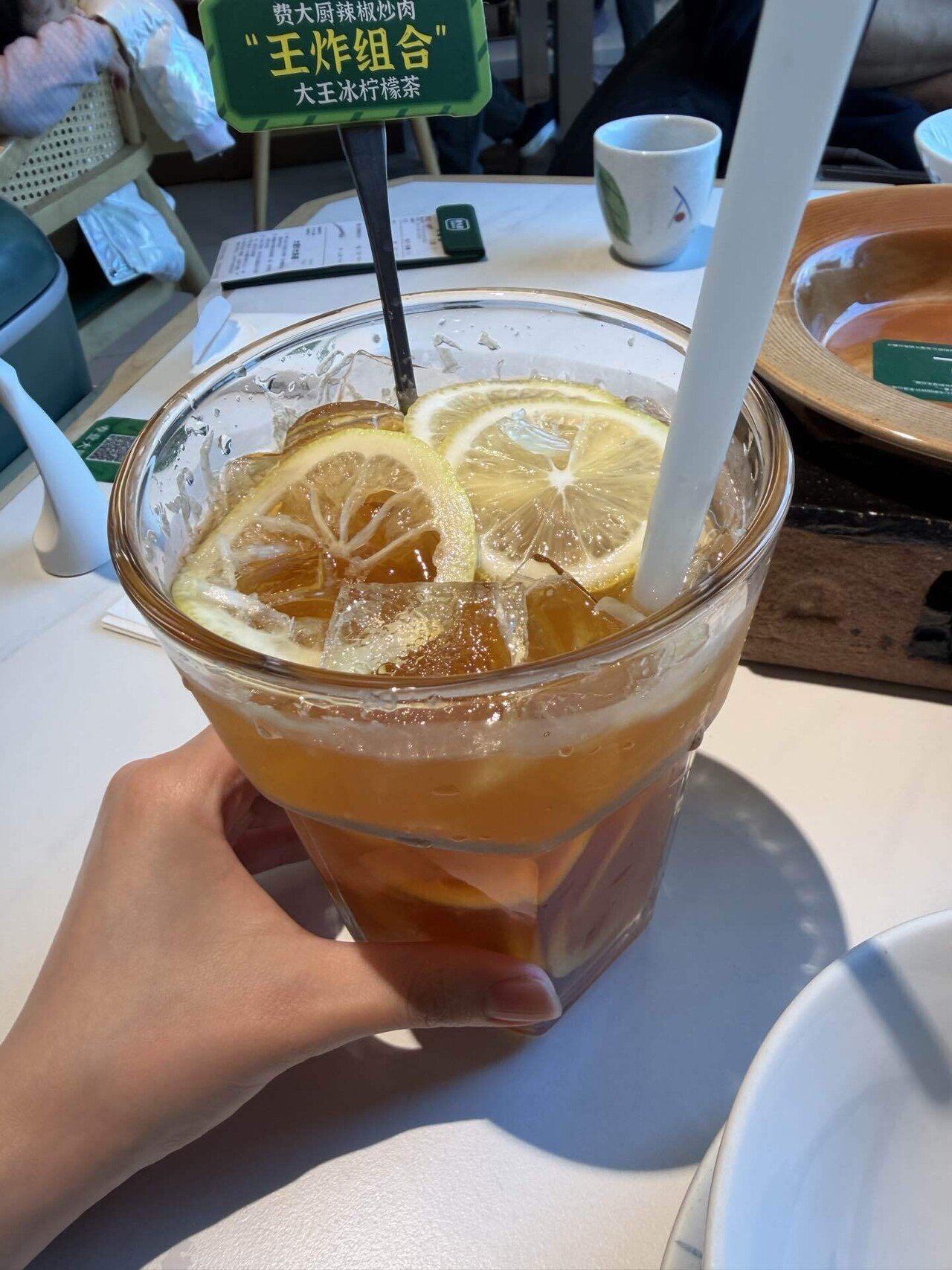 巨大レモンティー